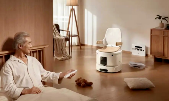 Yueban Xiaoban robot moving to bedside