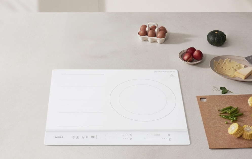 CUCKOO AI Three-Zone Induction Cooktop